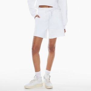 TNA ‘Cozy Fleece Boyfriend 6” Sweatshort’